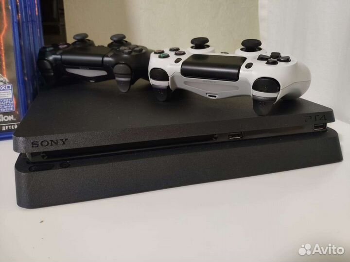 Sony PlayStation 4 Slim 1Tb с 2 джойстиками