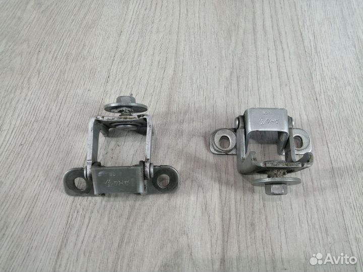 Петля крышки багажника Renault duster Лев, Прав