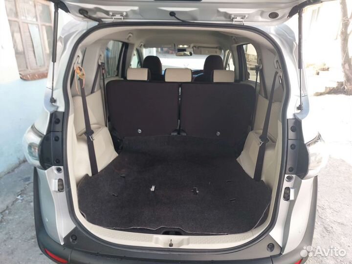 Toyota Sienta, 2017