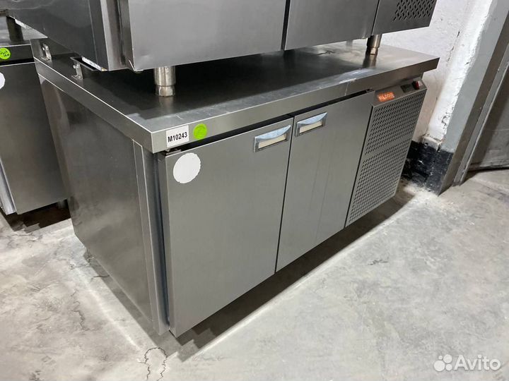 Стол холодильный Hicold с саладеттой