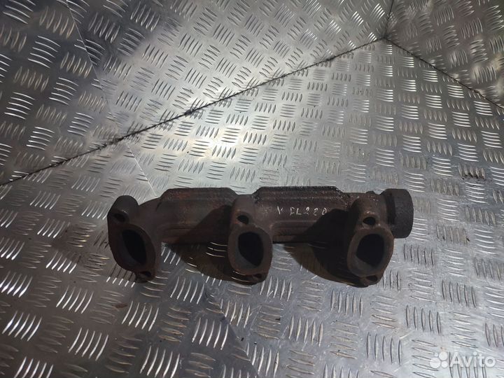 Выпускной коллектор (часть) Volvo 1000748