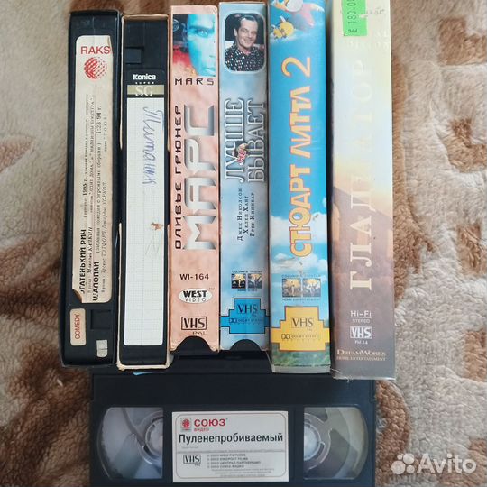 Различные видео кассеты, сд диски