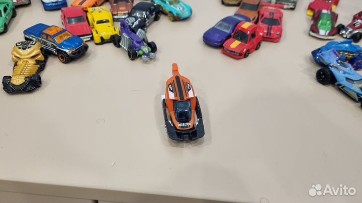 Hot wheels машинки