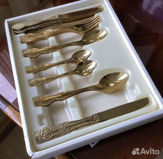 Наборы позолоченных столовых приборов времен СССР