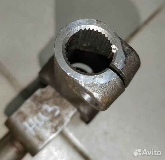 Карданчик рулевой нижняя часть VW Golf 3 / Vento