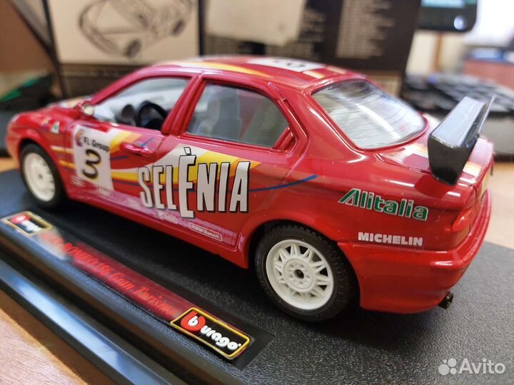 Коллекционная модель Alfa Romeo 156 GT 1:24