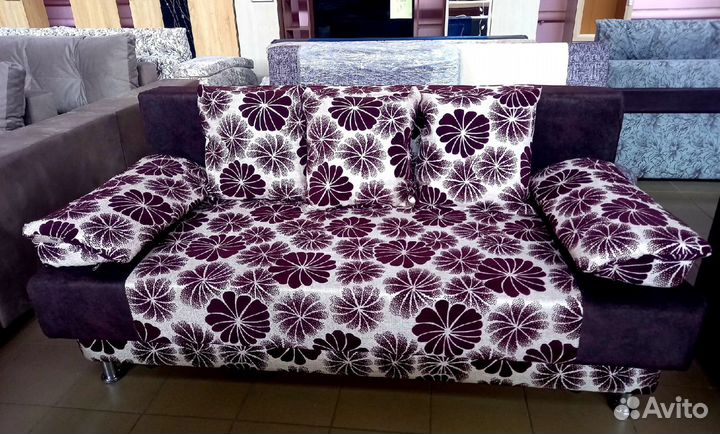Диван-софа яркий