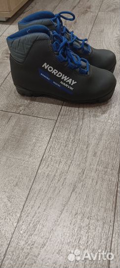 Лыжные ботинки