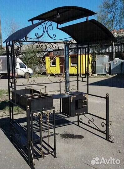 Мангал с крышей