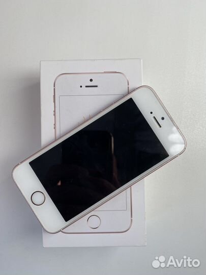 Телефон iPhone 5SE 32GB
