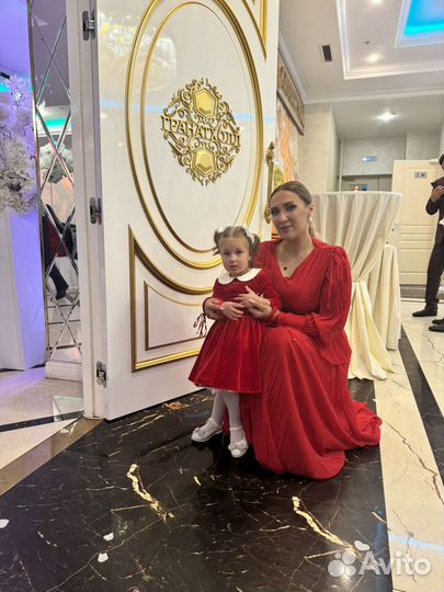 Вечернее красное платье