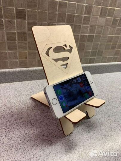 Подставка для телефона из дерева