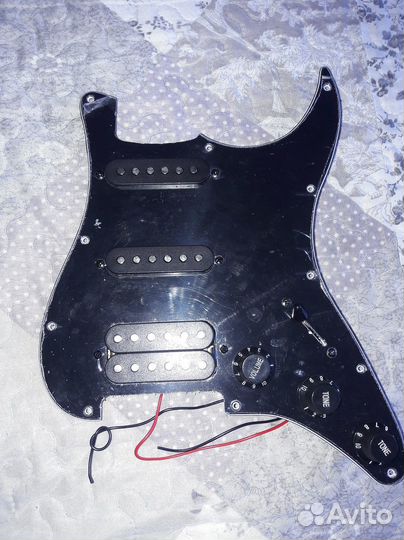 Пикгард с электроникой Stratocaster SSH (в пленке)