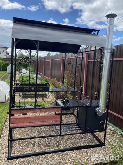 Мангал с крышей