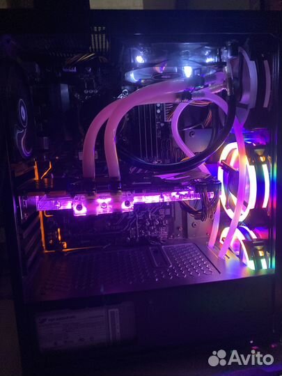 Cyberpunck PC, core I 5 9600, gtx 1080ti 11gb