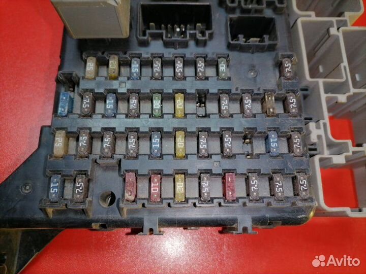 Блок предохранителей салонный Ford Mondeo B4Y cjba