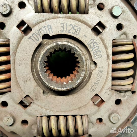 Диск сцепления Toyota Avensis 1zzfe