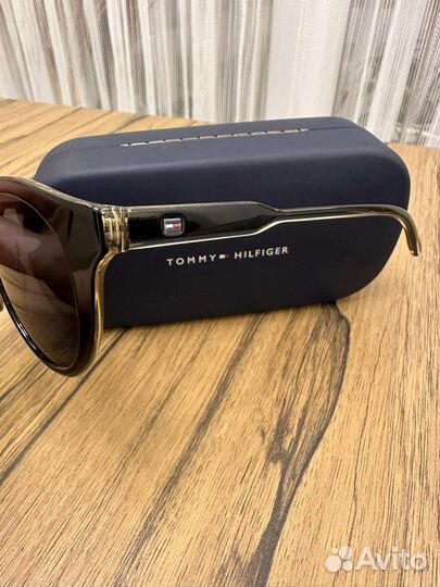 Солнцезащитные очки женские брендовые