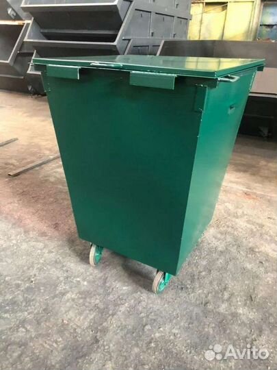 Мусорный контейнер 0.75 м3 с крышкой на колесах