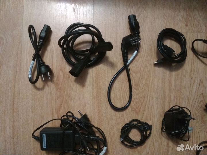 Сетевые зарядные устройства, адаптеры и кабели