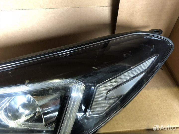 Фара передняя левая на Hyundai Tucson III
