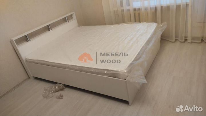 Кровать