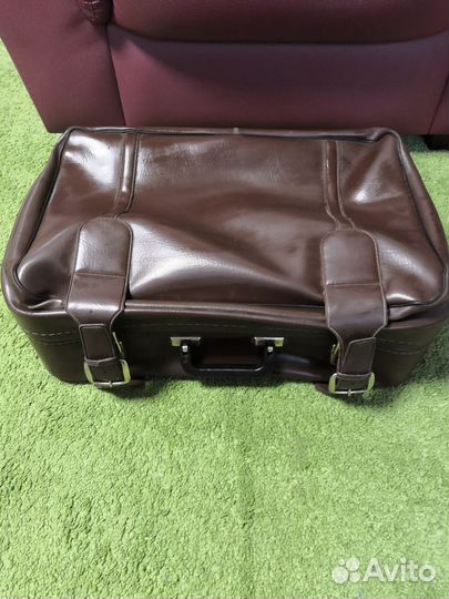 Винтажный чемодан