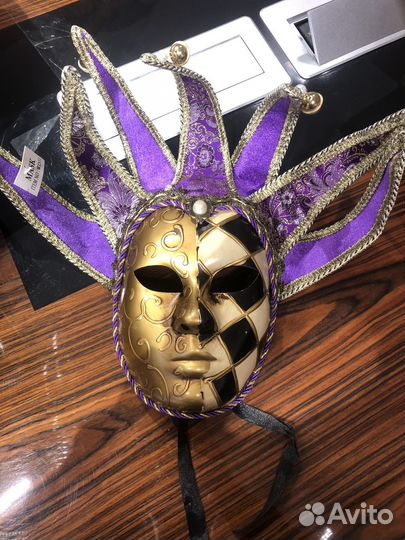 Венецианская маска (фиолетовая)
