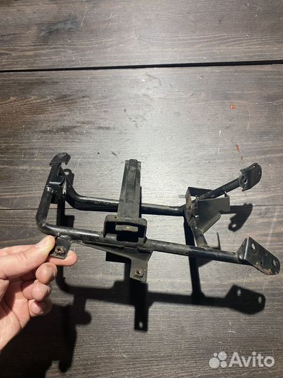 Крепление аккумулятора для Yamaha FJR1300 03-05