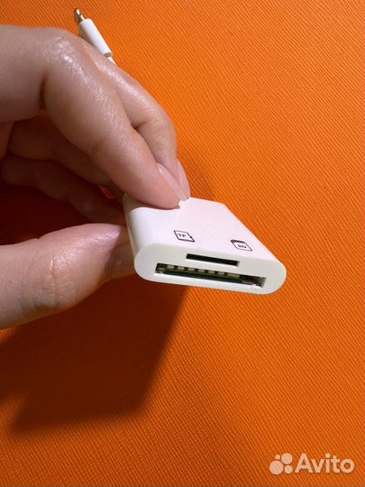 Картридер на iPhone (lightning) с картой памяти