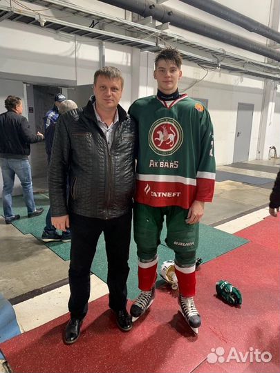 Тренер по катанию на коньках