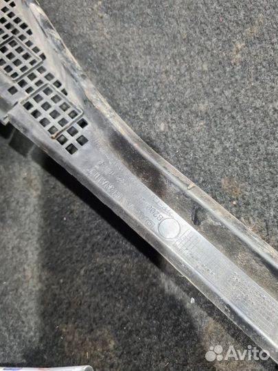 Жабо правое LADA Largus K4M 2016