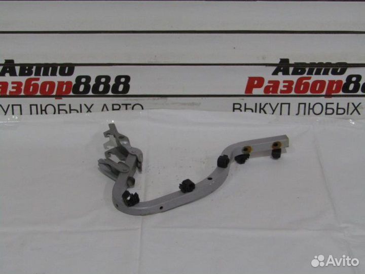 Петля крышки багажника левая Hyundai Solaris седан