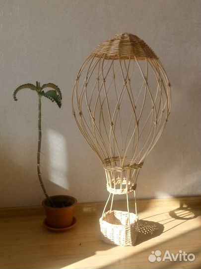 Воздушный шар с корзиной