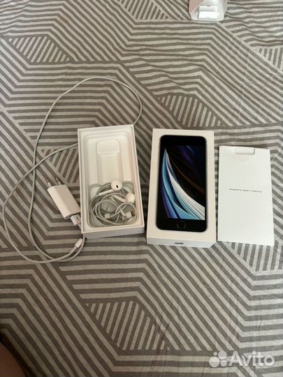 iPhone SE (2020), 64 ГБ