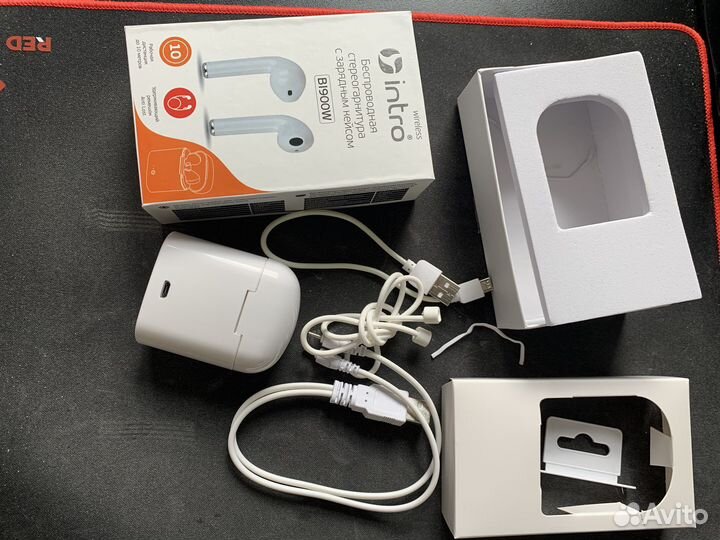 Беспроводная стерео гарнитура с зарядной станцией