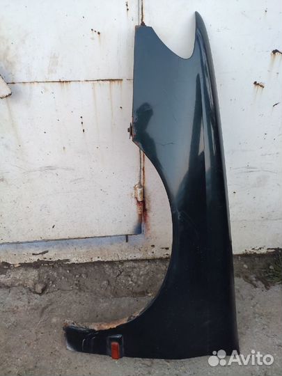 Крыло левое Peugeot 406 дорестайлинг