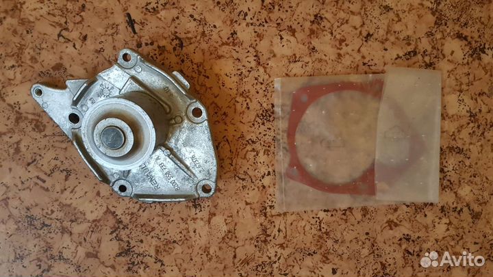 Помпа новая Renault 8200558733