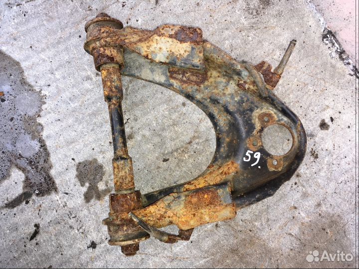 Рычаг верхний передний правый Ford Ranger 2009 год