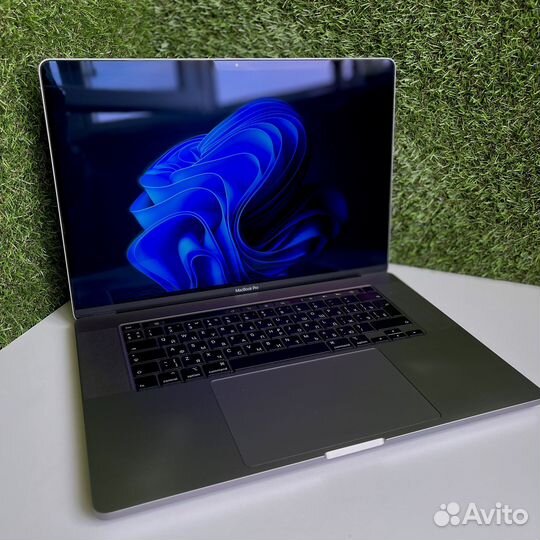 Apple MacBook Pro 16