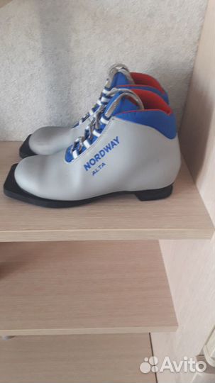 Ботинки лыжные