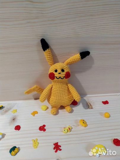 Пикачу (вязаная игрушка)
