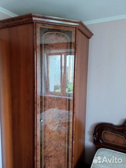 Шкаф угловой