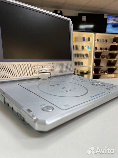 Портативный видеопроигрыватель Shinco SDP-6820