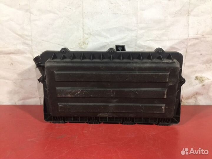 Корпус воздушного фильтра Volkswagen Polo 5 sedan