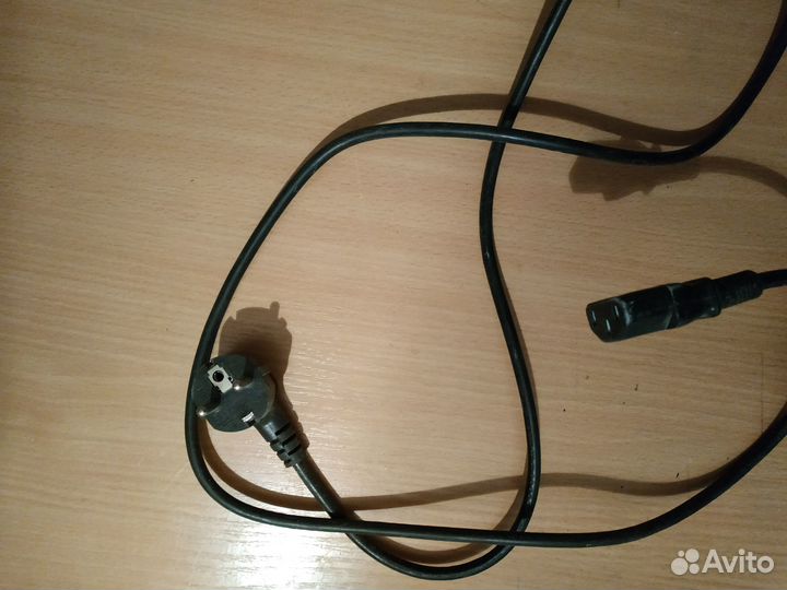Провод питания для компьютера