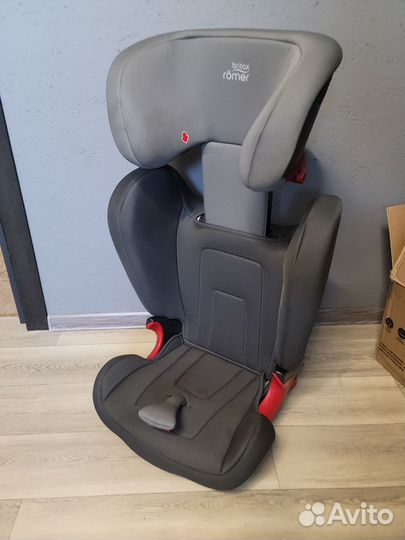 Автомобильное кресло britax romer kidfix