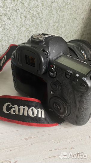 Зеркальный фотоаппарат canon 5D mark 3