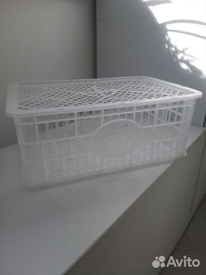 Контейнер пластиковый с крышкой