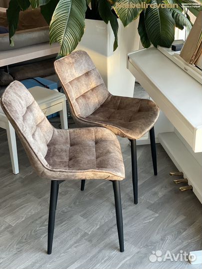 Мягкие велюровые стулья для кухни